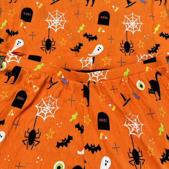 Hyde & EEK! Boutique Men’s Halloween Print Pajama Set
Size medium ORANGE. - Picture 8 of 8
